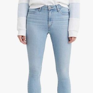 New Women’s Levi’s Jeans 721 High Rise Skinny Stretch Size 26” x 30” Light Wash